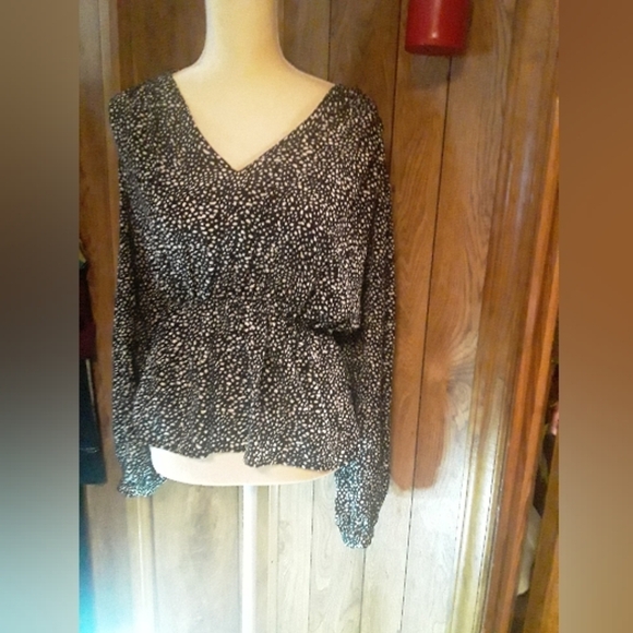Black &White Womans Long sleeved Blouse Medium Size - Picture 2 of 2